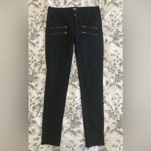 PAIGE Women’s black leggings/jeggings w/zipper detail SIZE 27